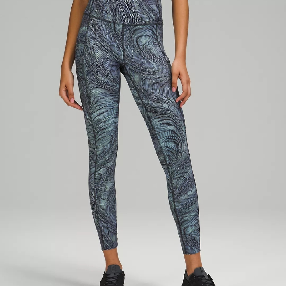 Lululemon NWT fast and free leggings, size 10